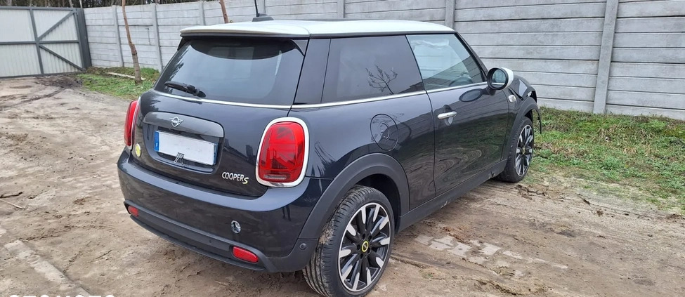 MINI Cooper cena 42900 przebieg: 21000, rok produkcji 2020 z Chodzież małe 106